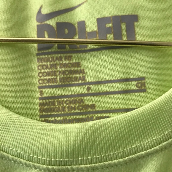 Nike Women’s Dri-Fit top - Picture 2 of 3